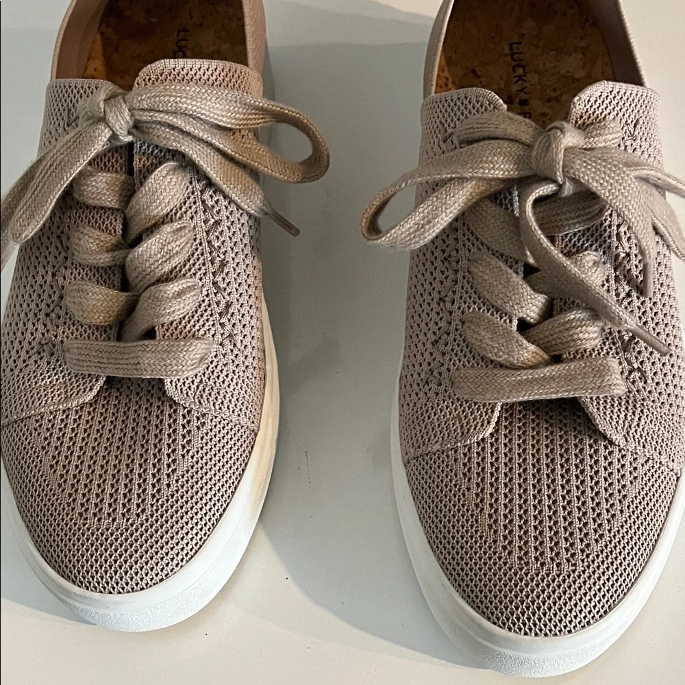 Lucky Brand Women Taupe Knit Lace-Up Sneakers Combine with‎ style and comfort